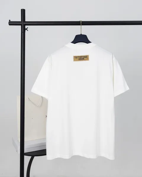 Design 'Tourist vs. Artist' Oversized Graphic T-Shirt White - 34