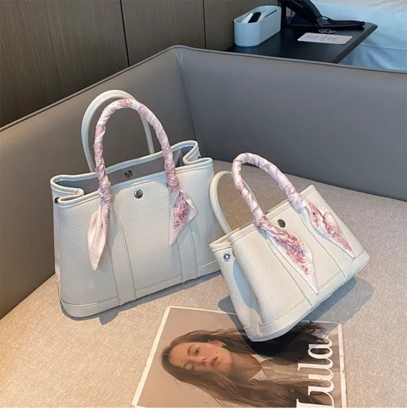 Design Mini Horse Charm Tote Handbag in Pink - 18