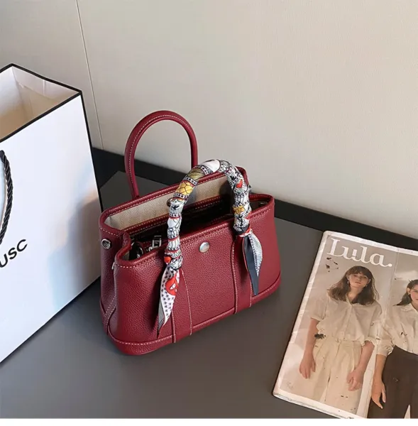 Design Mini Horse Charm Tote Handbag in Pink - 26