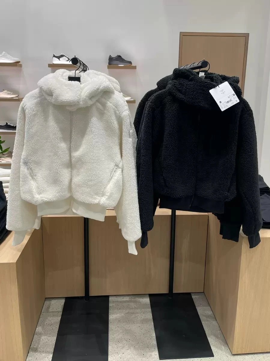 Alo Fleece Hooded Jacket White Outerwear - 8