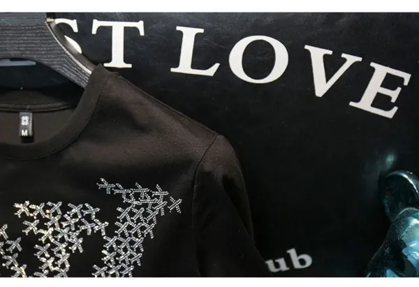 Design LV-Inspired Crystal Embroidery White T-Shirt Tops.t Shirts - 14