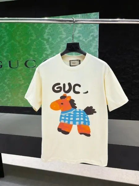 Gucci x Sanrio Hello Kitty Banana Print Cream T-Shirt - 15