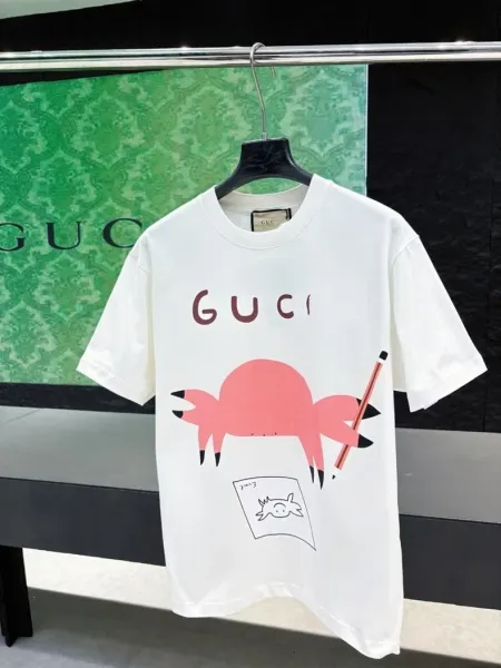 Gucci x Sanrio Hello Kitty Banana Print Cream T-Shirt - 16
