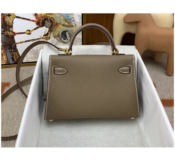 Hermès Kelly 25cm Epsom Black Gold Hardware Handbag - 24