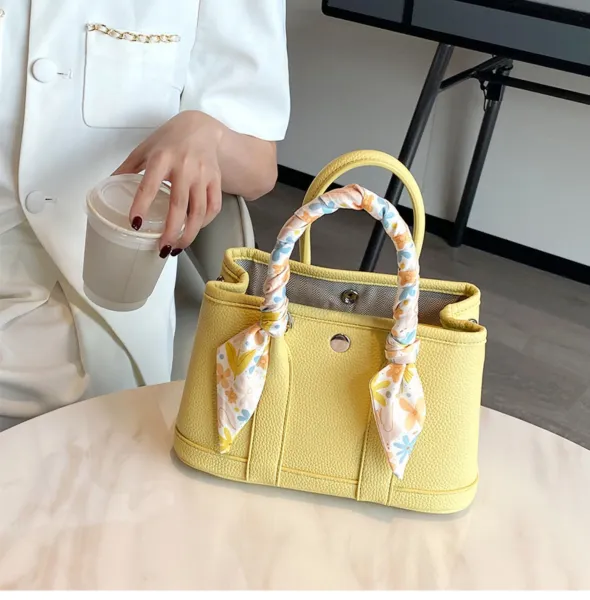Design Mini Horse Charm Tote Handbag in Pink - 11
