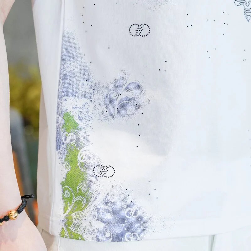 Design Graphic Print Black T-Shirt with Floral Pattern and White Embroidered Pants - 13
