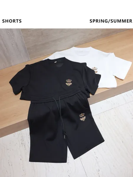 Design Crown Bee Embroidered Black T-Shirt - 4