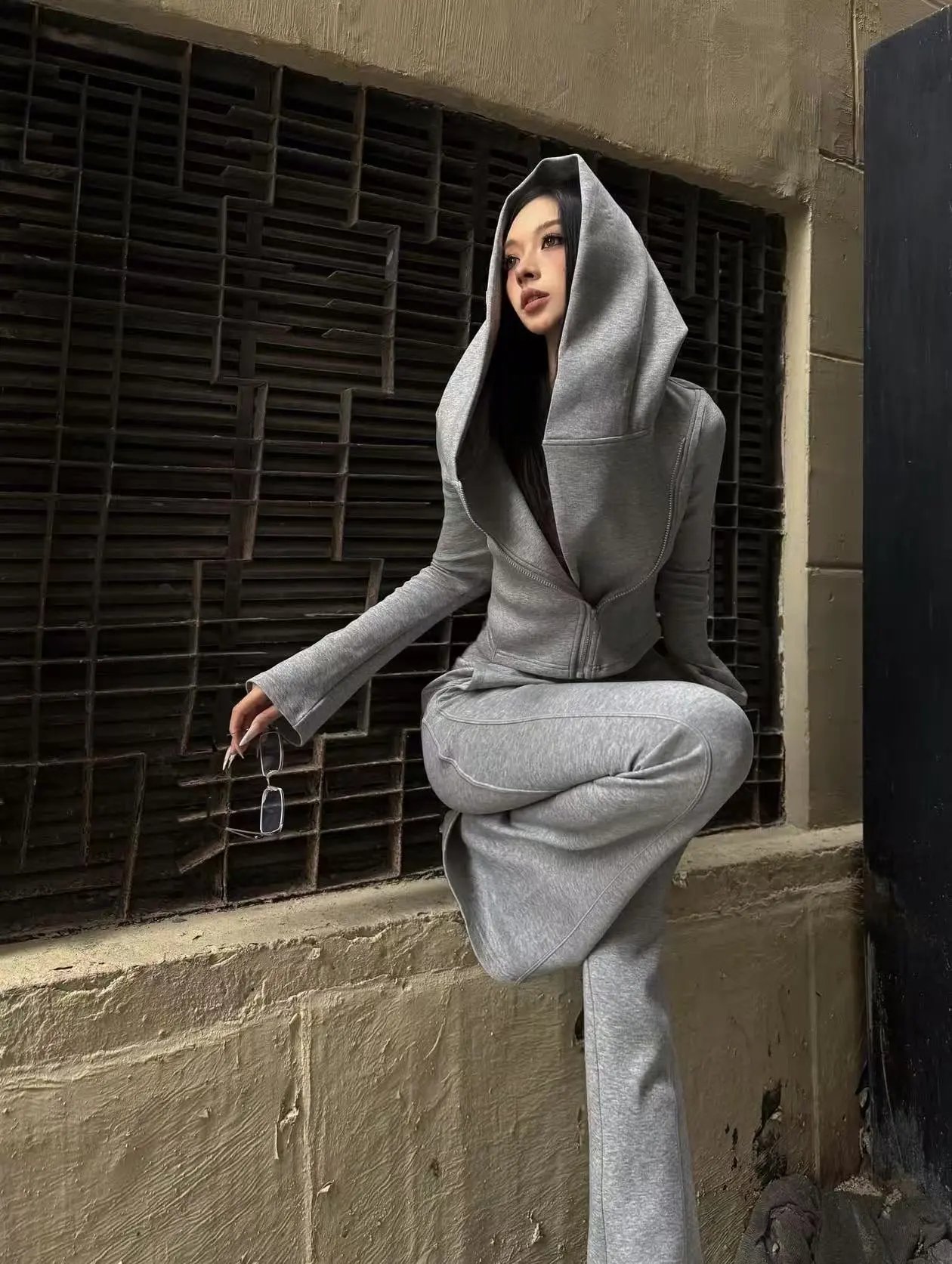 Design Cropped Hooded Tracksuit Gray - 11