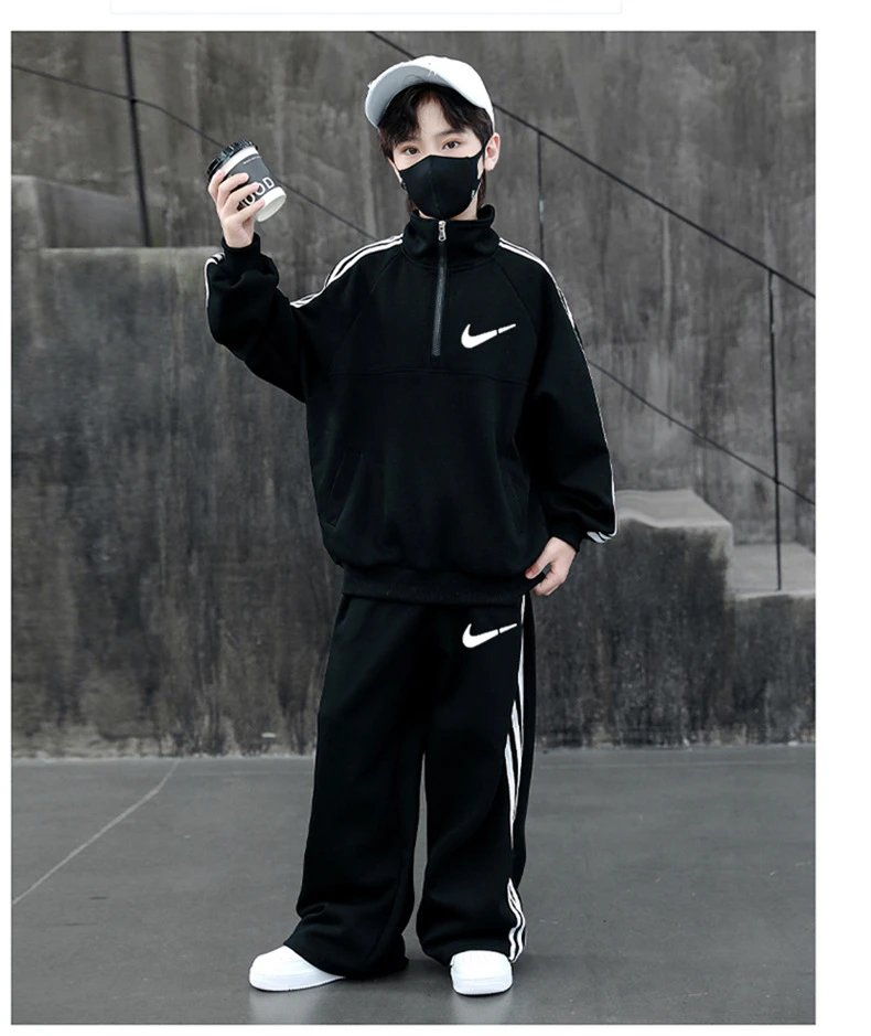 Nike Half-Zip Track Suit Black / White Tracksuit - 10