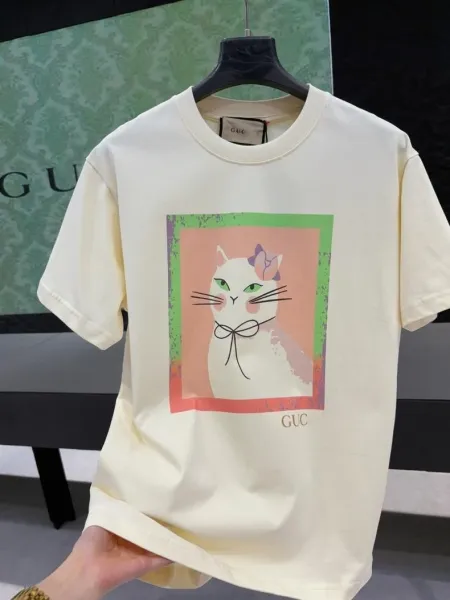 Gucci x Sanrio Hello Kitty Banana Print Cream T-Shirt - 18