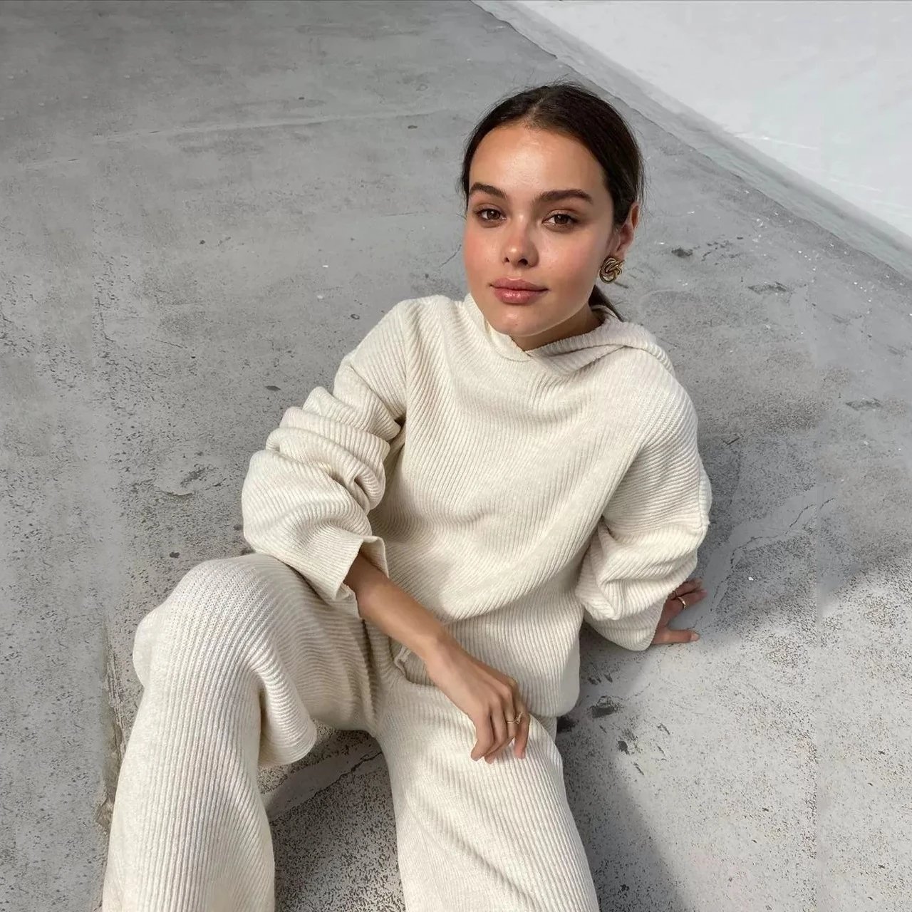 Design Ribbed Cropped Hoodie and Drawstring Pants Set Beige - 13