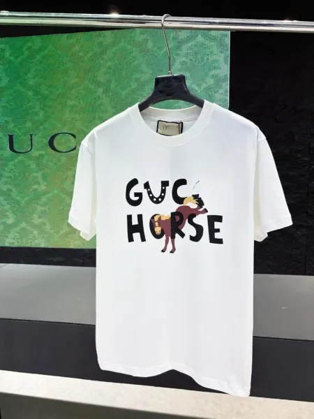 Gucci x Sanrio Hello Kitty Banana Print Cream T-Shirt - 12