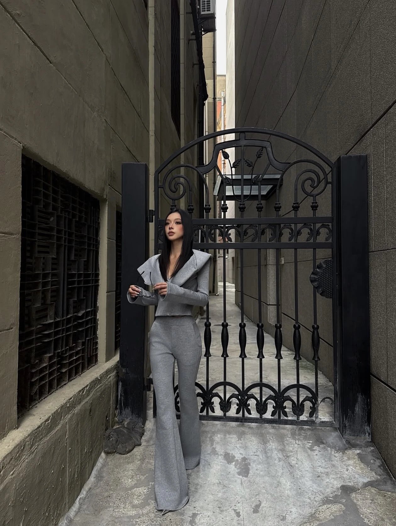 Design Cropped Hooded Tracksuit Gray - 10