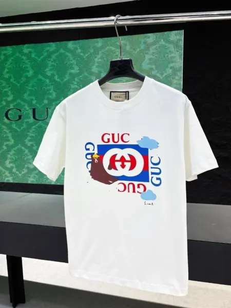 Gucci x Sanrio Hello Kitty Banana Print Cream T-Shirt - 11