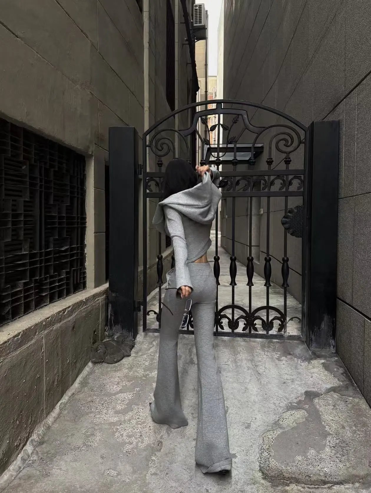 Design Cropped Hooded Tracksuit Gray - 7