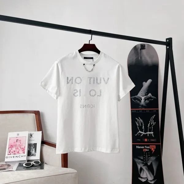 Design 'No Vuit Lo Is Icons' Black Graphic T-Shirt - 6