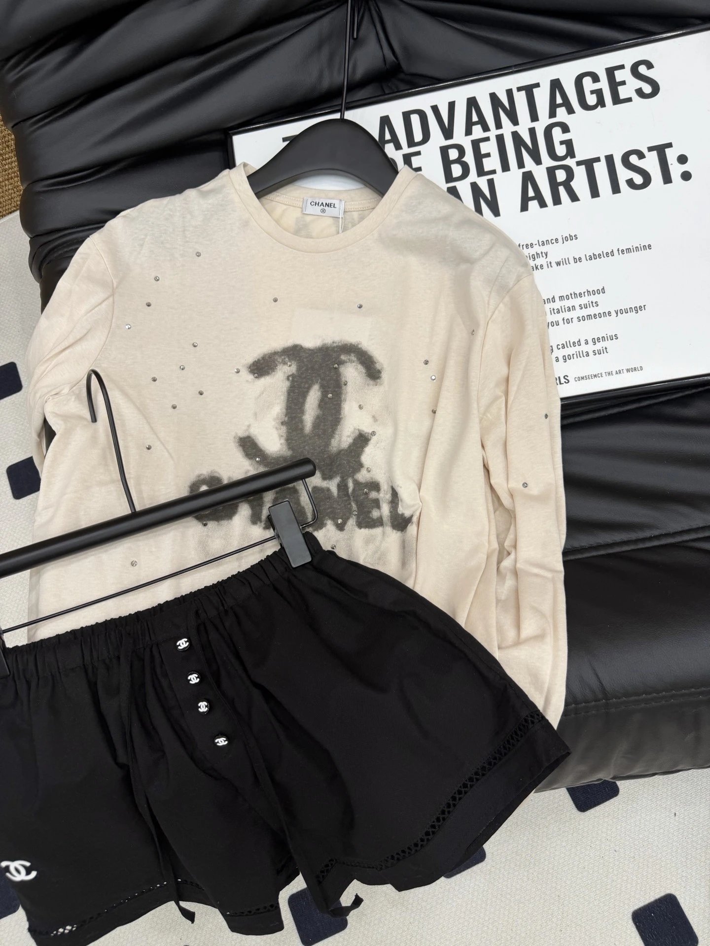 Chanel Graphic Print Long-Sleeve T-Shirt and Lace-Trimmed Shorts Set White - 3