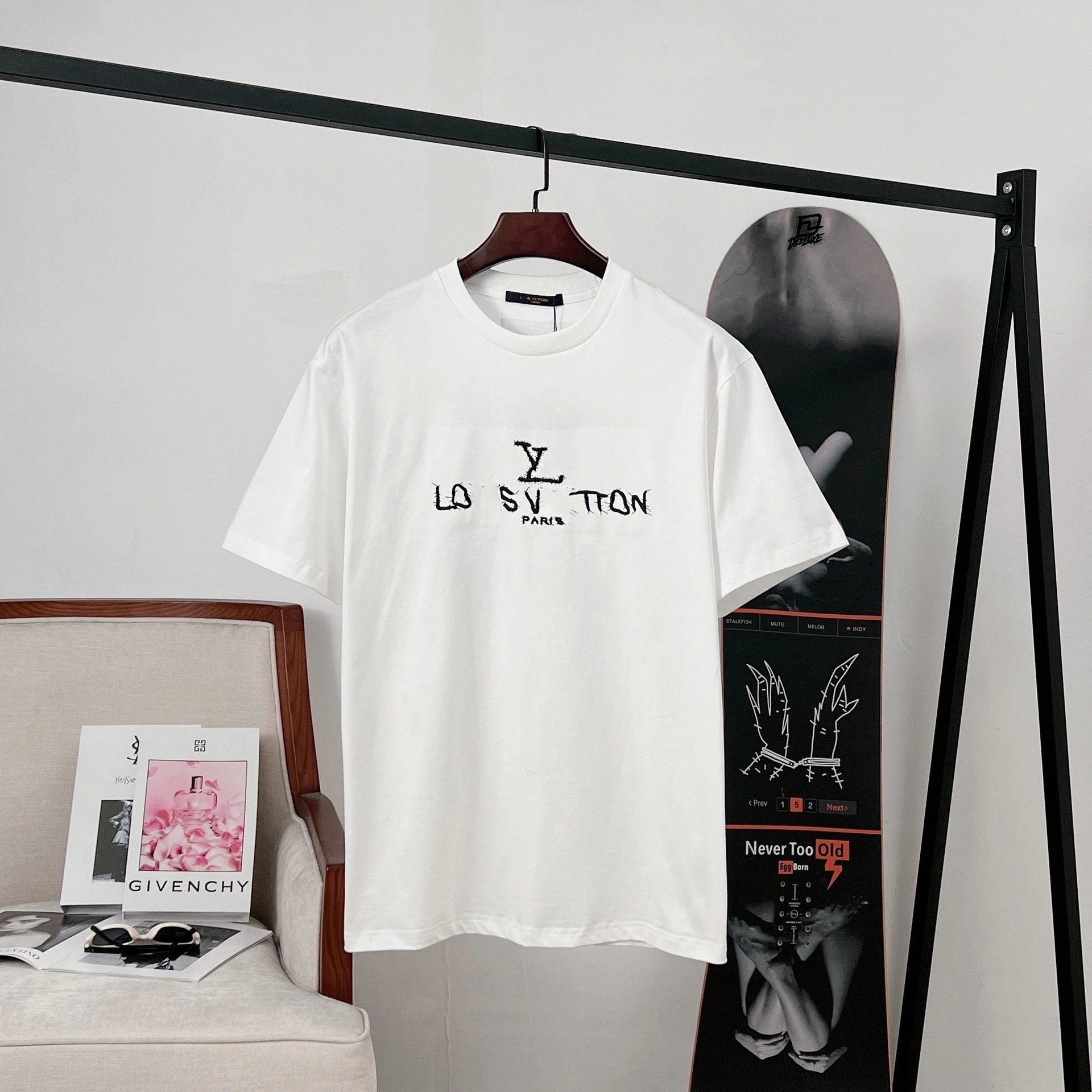 Louis Vuitton Distressed LV Logo Black T-Shirt - 6