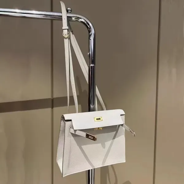 Hermès Kelly Pochette White Togo Leather Shoulder Bag - 1