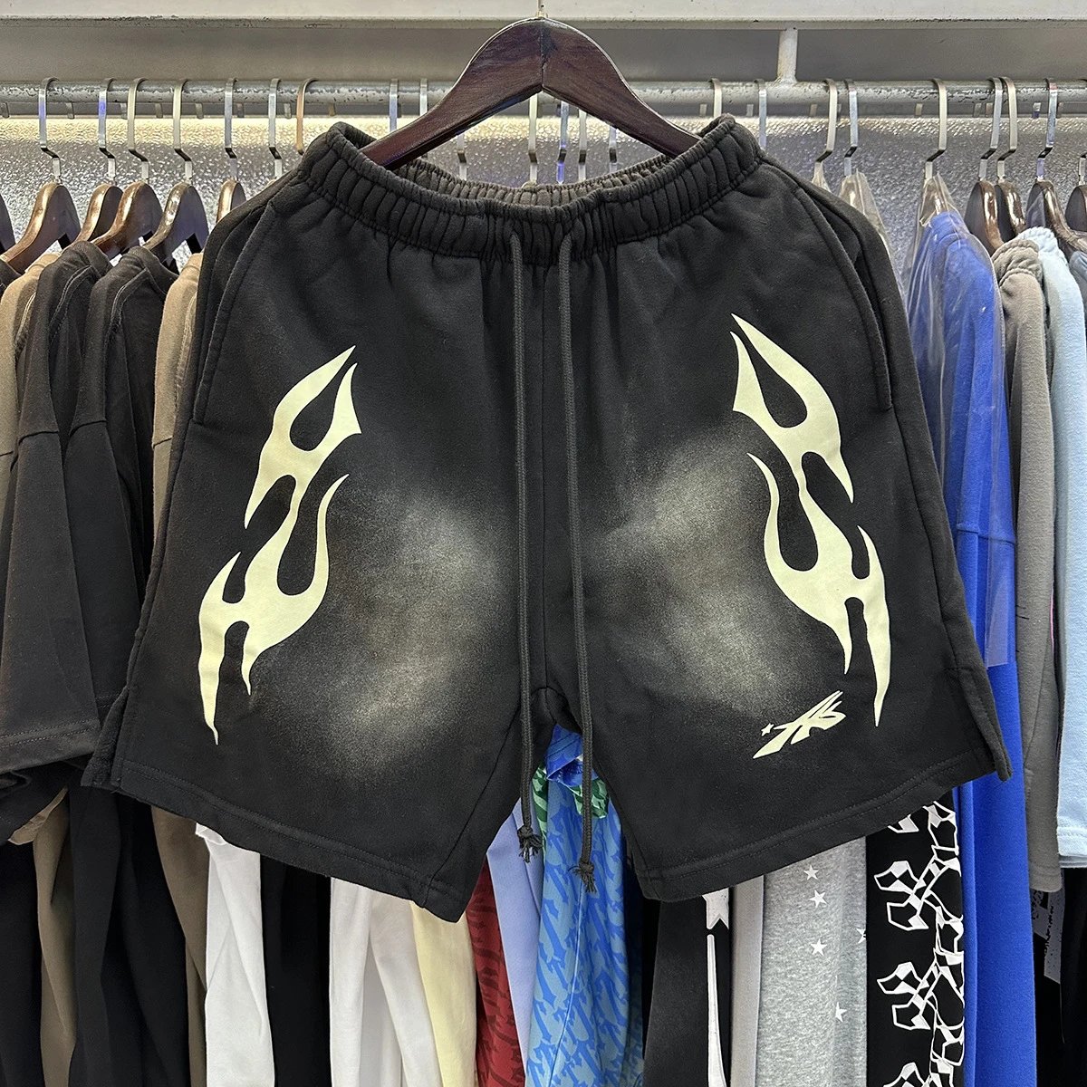 Hellstar Skull Flame Graphic Shorts Black - 15