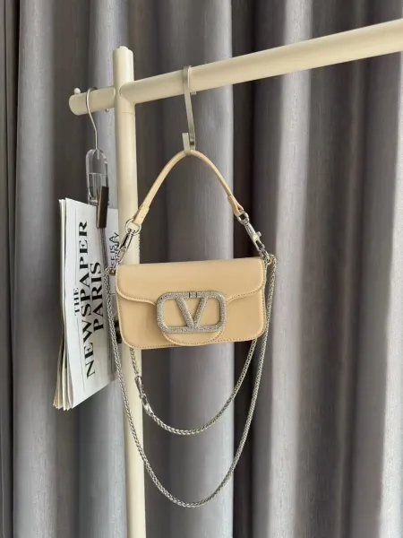 Valentino Garavani VLogo Small Chain Bag Black - 6