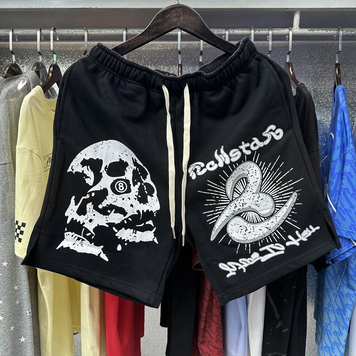 Hellstar Skull Flame Graphic Shorts Black - 39