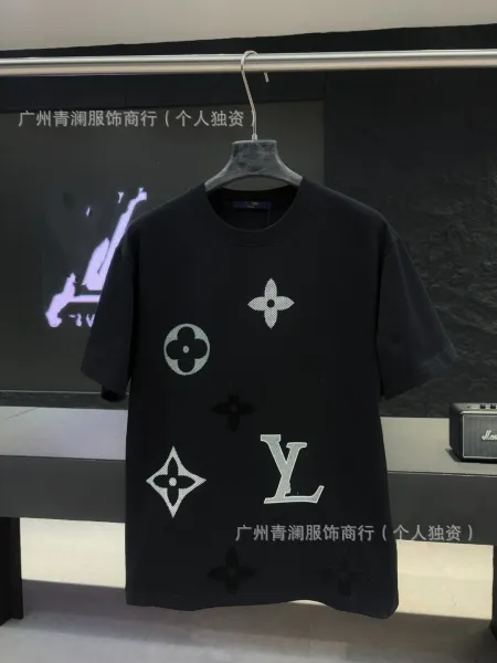 Louis Vuitton Monogram Print Black T-Shirt - 1