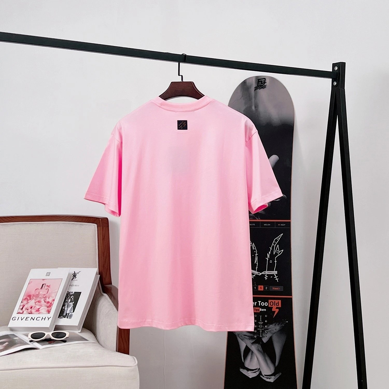Design 'Vu ton' Script Print Beige T-Shirt - 7