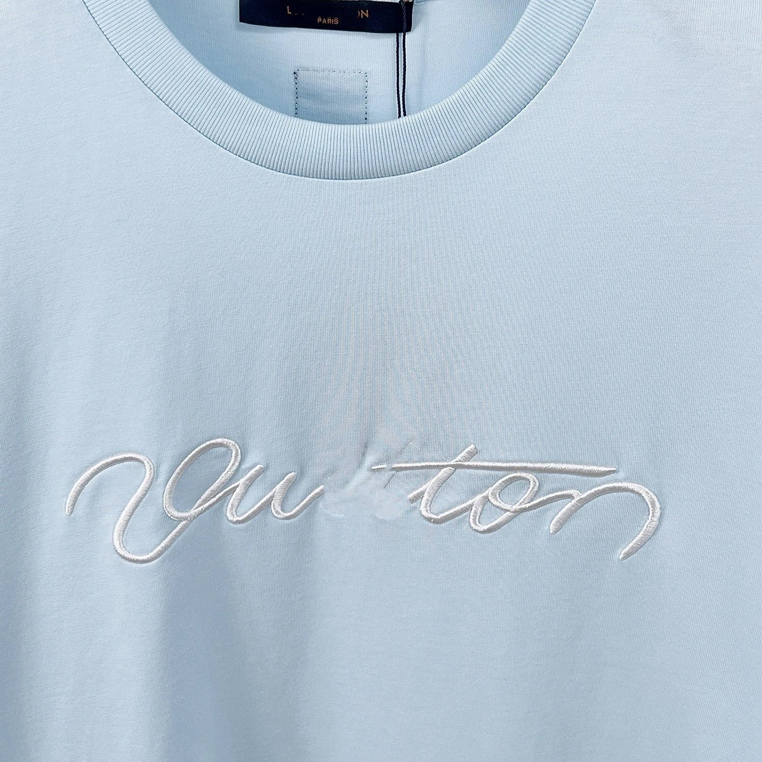 Design 'Vu ton' Script Print Beige T-Shirt - 12