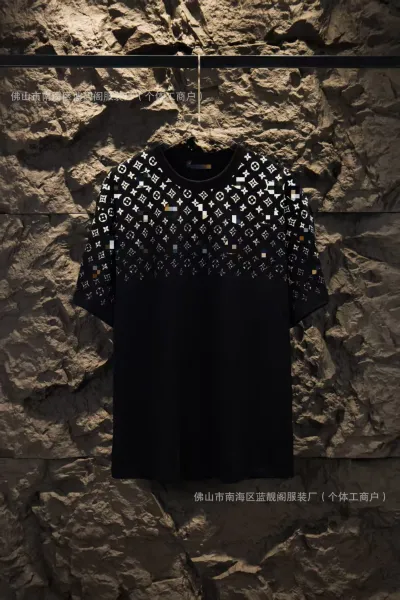 Louis Vuitton Monogram Gradient T-Shirt Black - 1