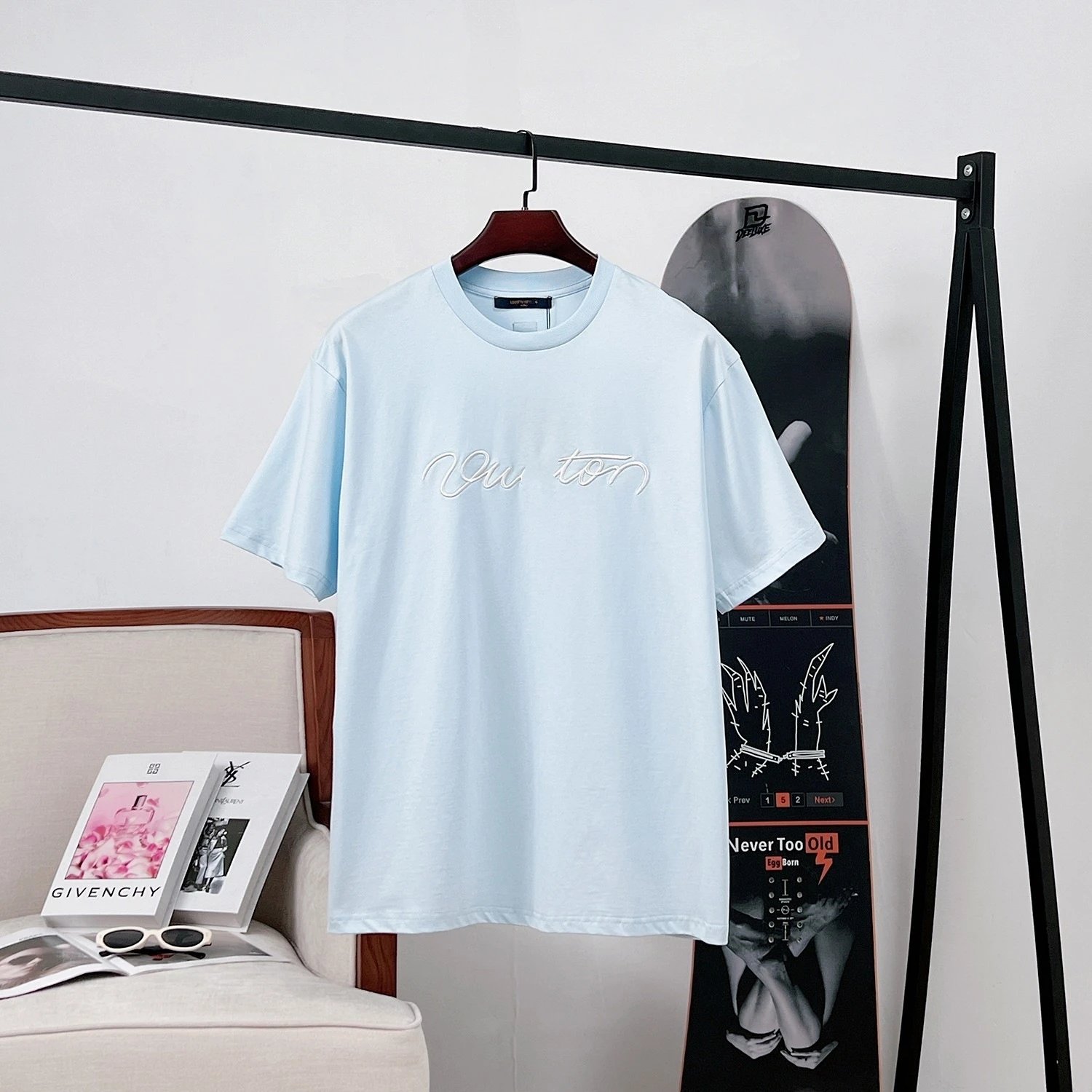 Design 'Vu ton' Script Print Beige T-Shirt - 8