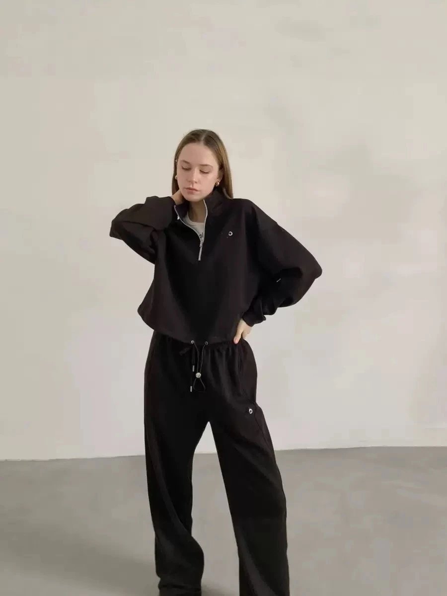 Design Half-Zip Pullover Top and Wide-Leg Sweatpants Set Black - 4