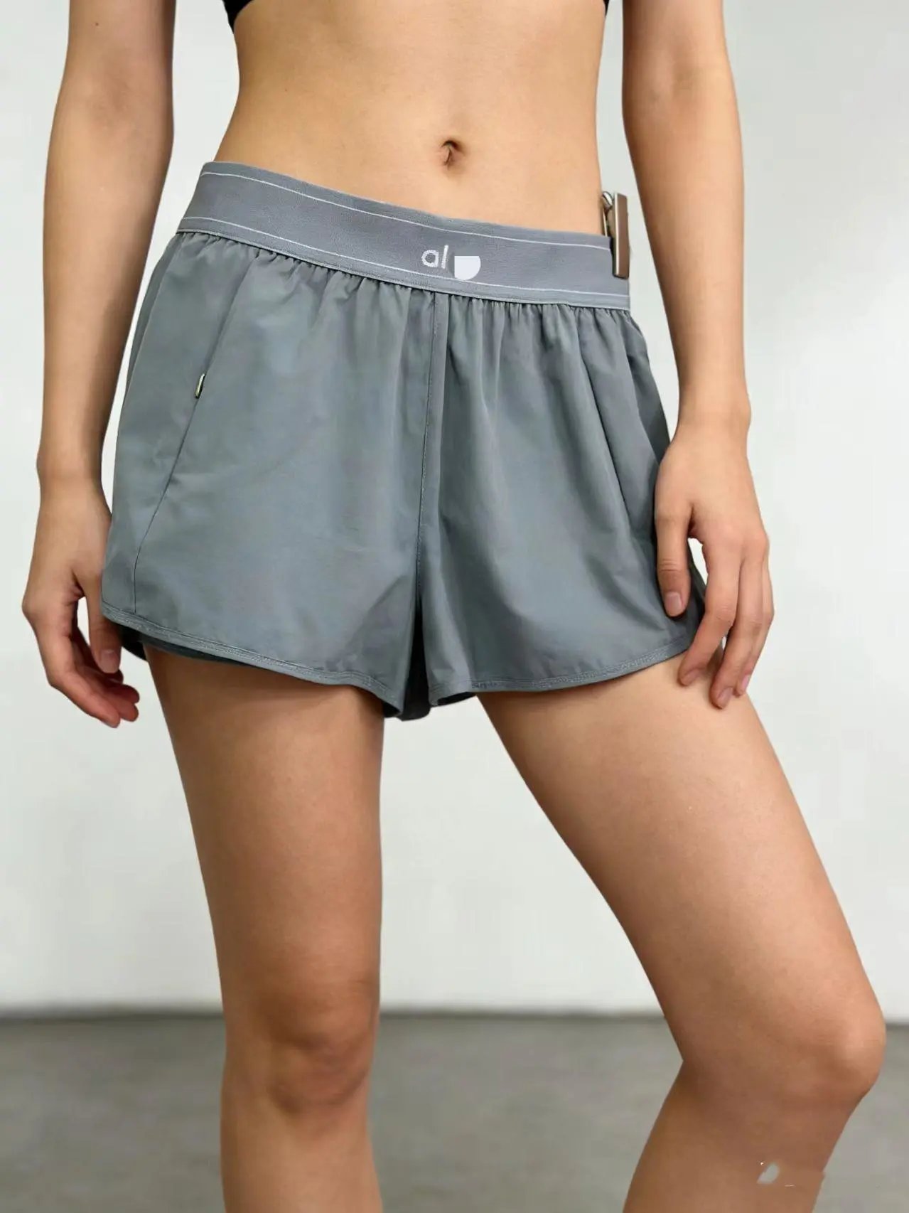 Alo Yoga Run Short Gray Shorts - 7