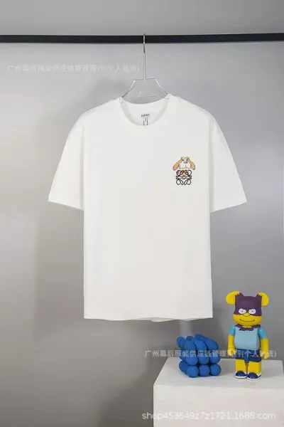 Loewe x Peanuts White T-Shirt with Snoopy Embroidery Tops.t Shirts - 1