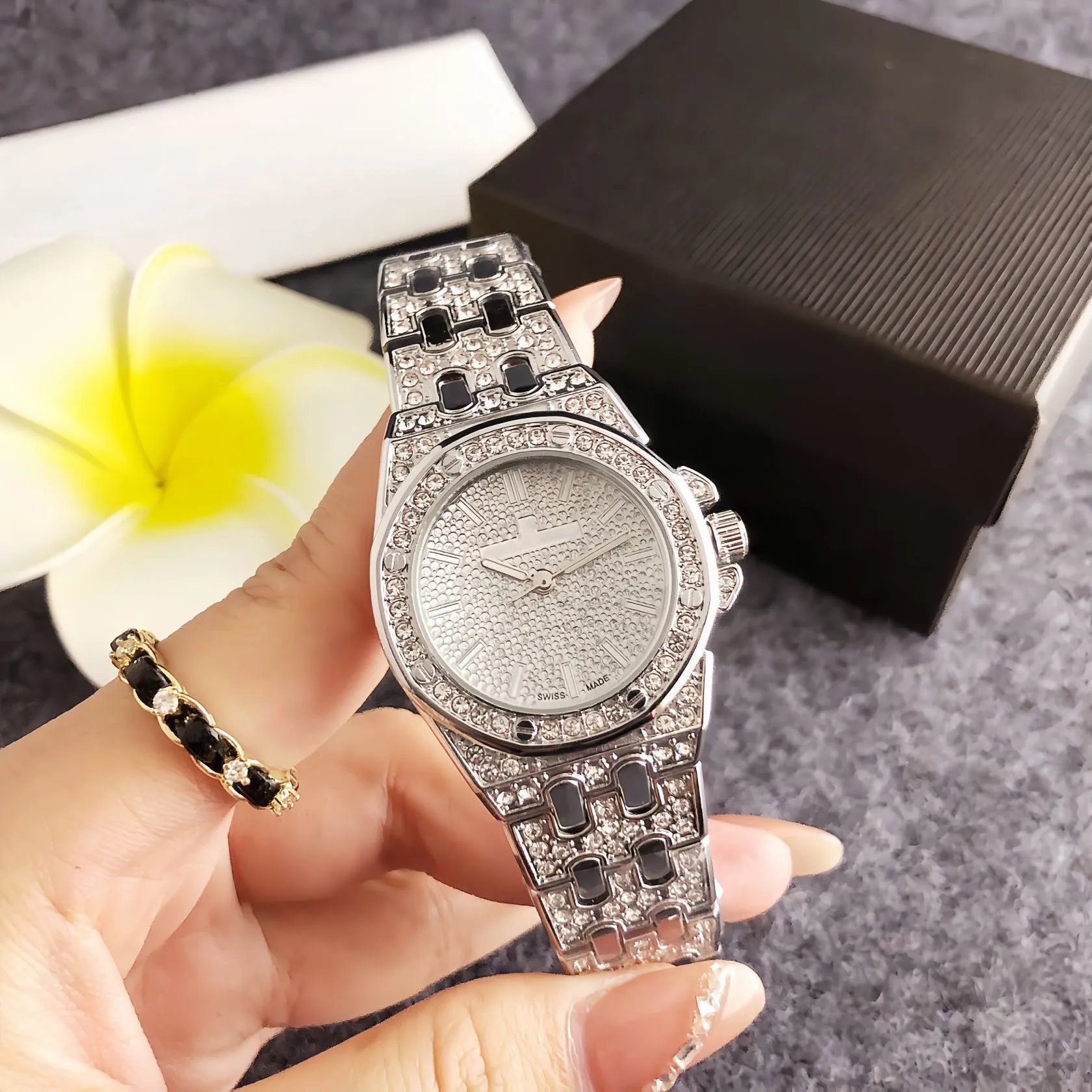 Design Luxury Crystal-Embellished Rose Gold Watch Watches - 4