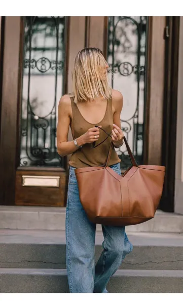 Balenciaga Everyday Tote Black Leather Tote Bag - 15