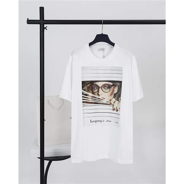 Design 'Intriguing Is Sour' Graphic Print White T-Shirt - 1