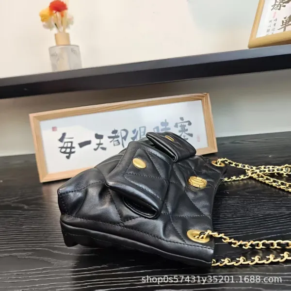 Chanel 22 Bag Black Quilted Leather Chain Shoulder Bag - 5