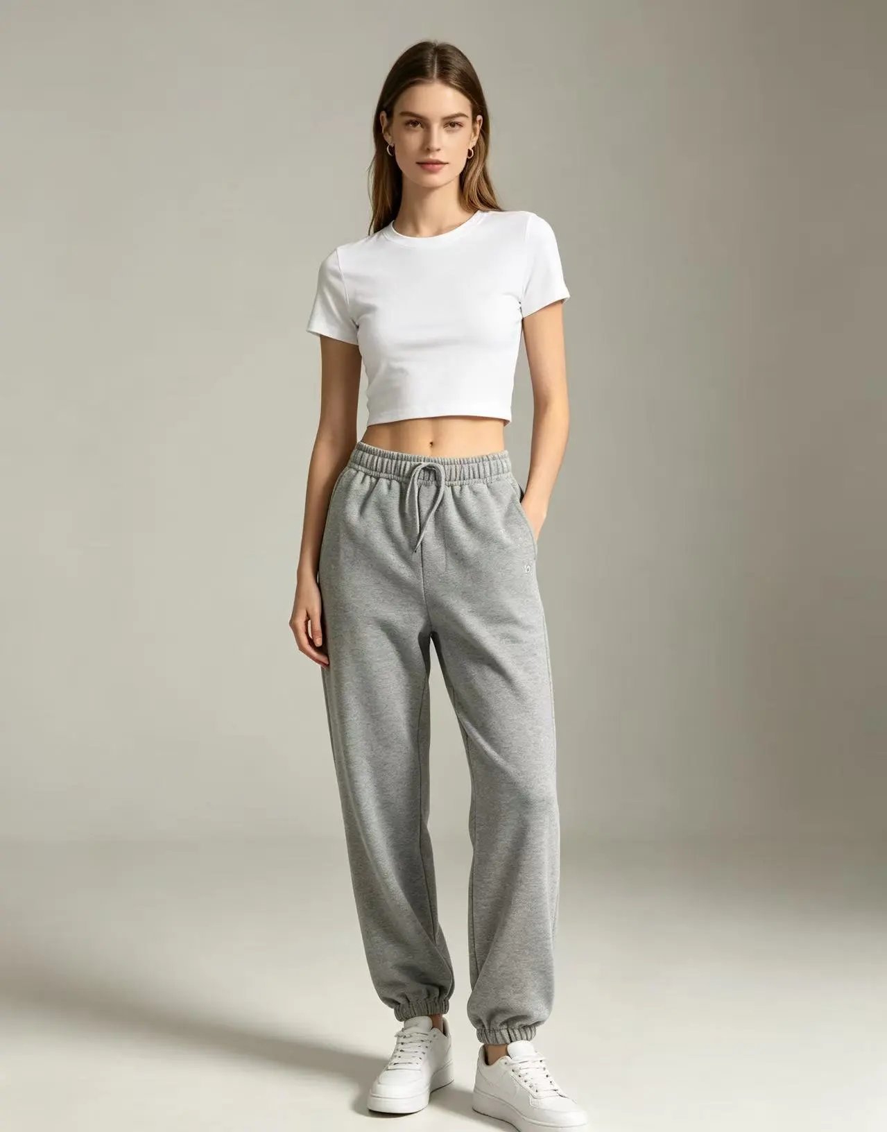 Design Cropped White T-Shirt and Gray Sweatpants Set Casual Set