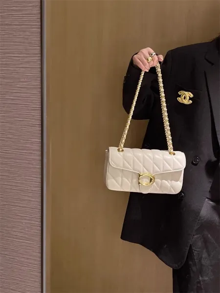 Design Pearl-Embellished Quilted Chain Shoulder Bag White - 12