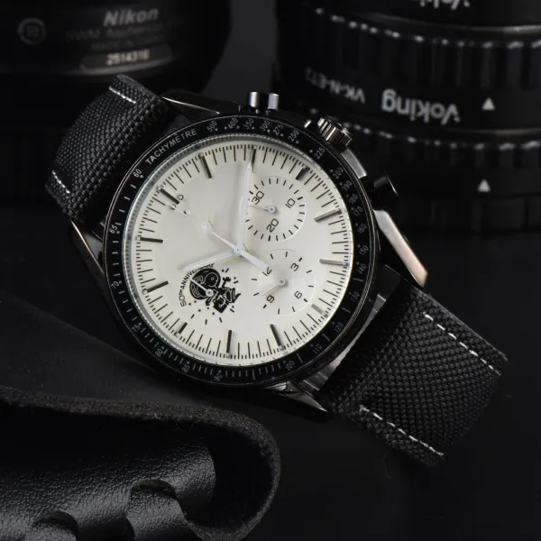 Design Chronograph Watch Cream Dial Black NATO Strap Watch Watches - 1