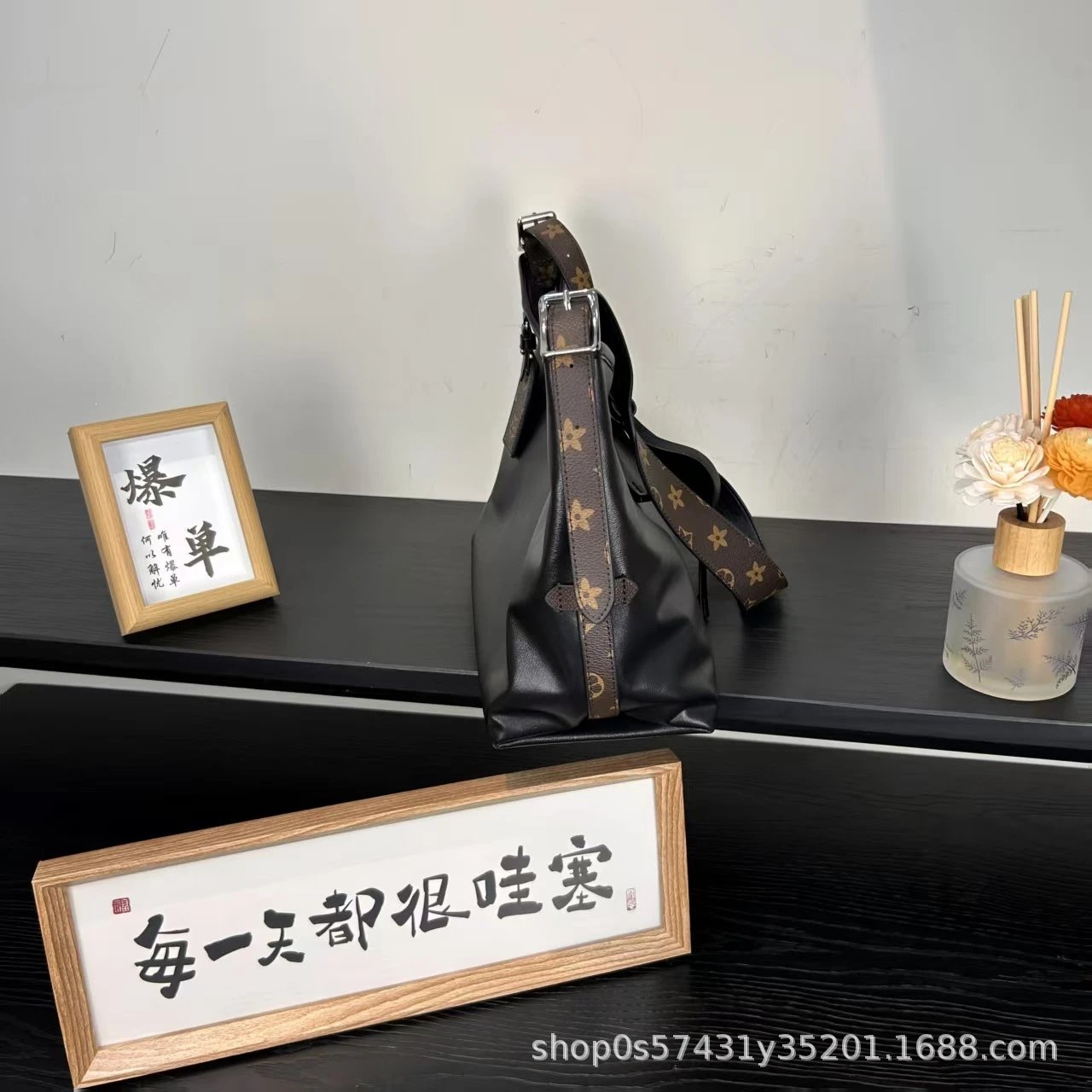 Louis Vuitton Monogram Star Hobo Bag Black Shoulder Bags - 5