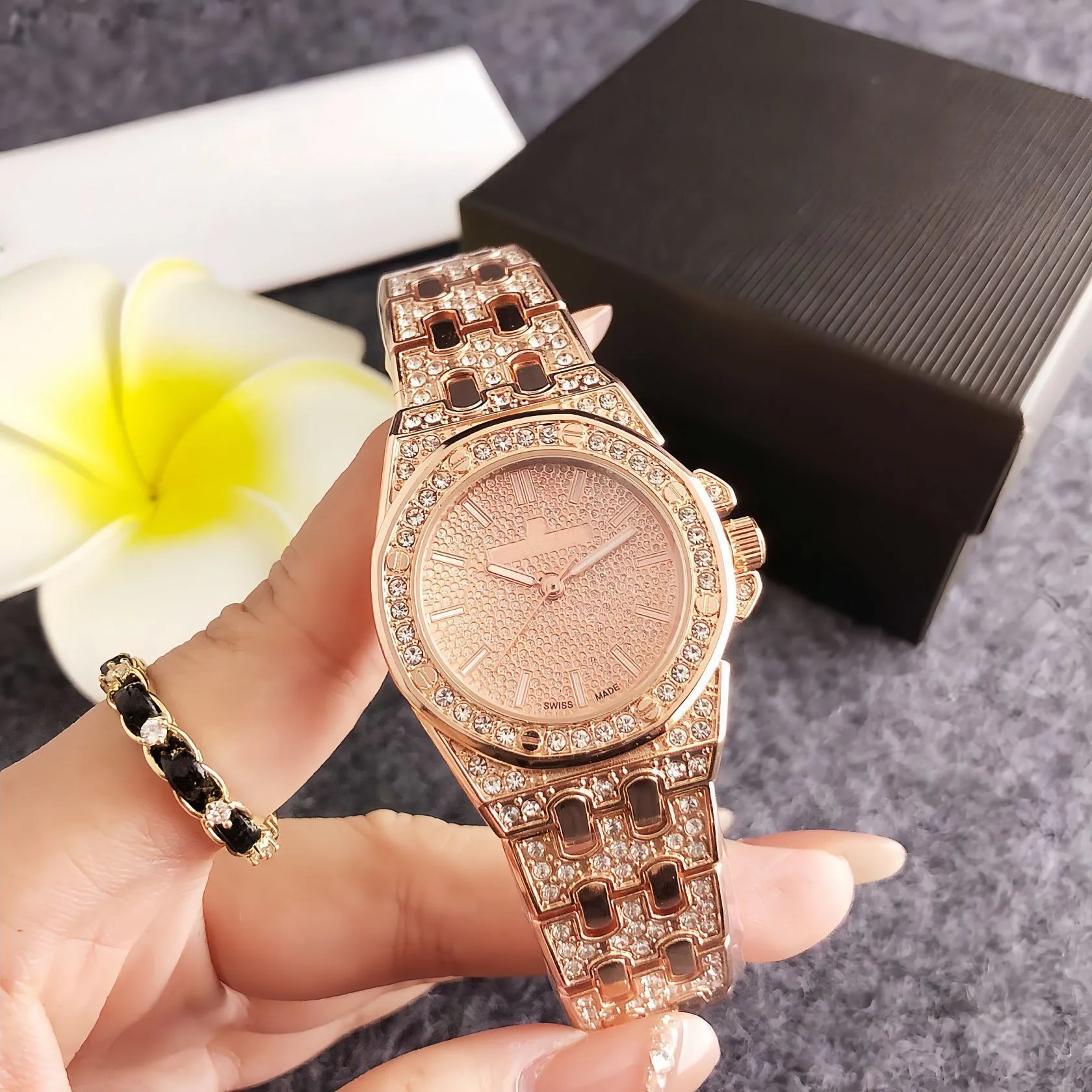 Design Luxury Crystal-Embellished Rose Gold Watch Watches - 2