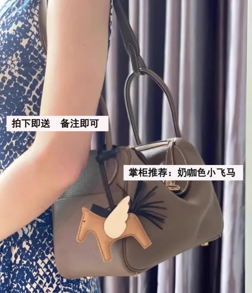 Hermès Lindy Bag 30 in Gris Tourterelle Shoulder Bag - 3