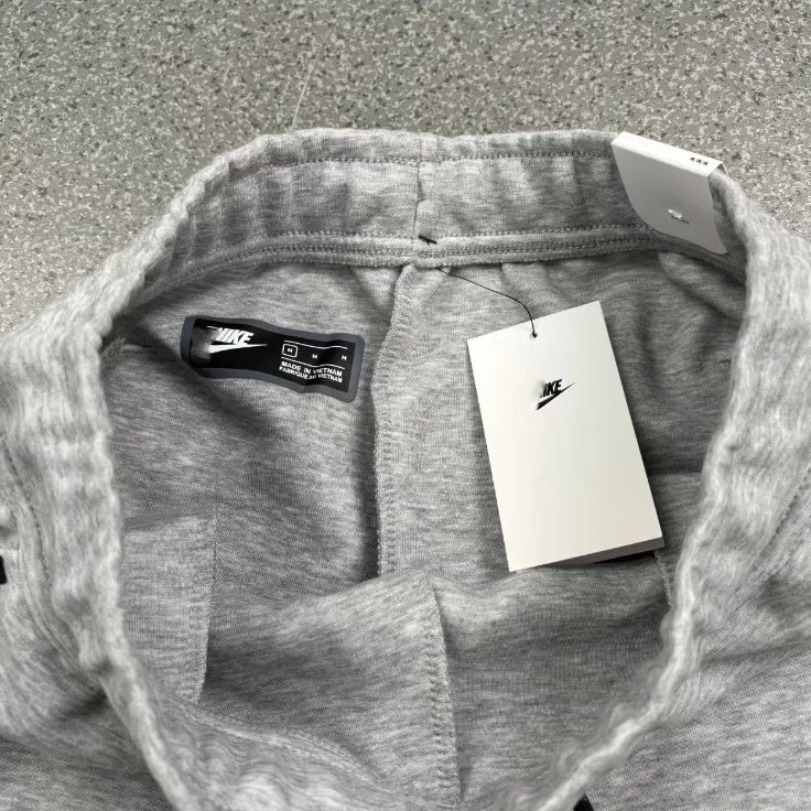 Nike Tech Fleece Shorts Gray - 10