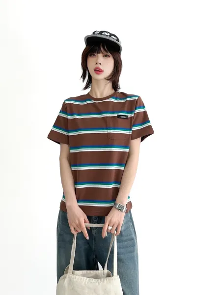 Design Striped Crewneck T-Shirt Beige Distressed Wide-Leg Jeans White Sneakers - 7