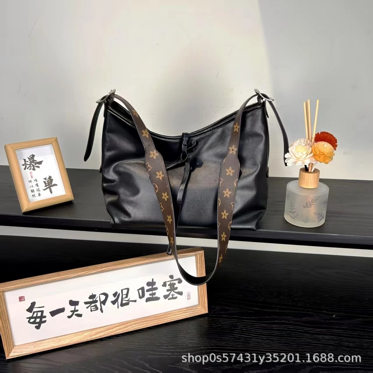 Louis Vuitton Monogram Star Hobo Bag Black Shoulder Bags - 2