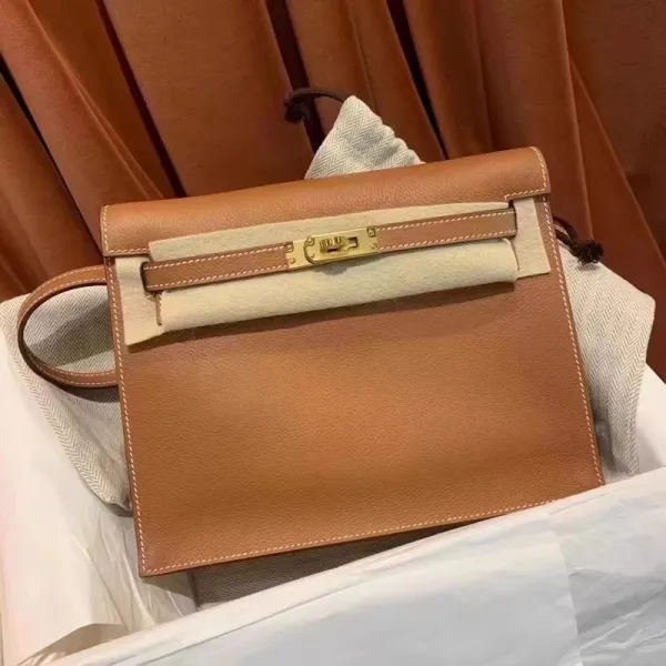 Hermès Kelly Pochette in Golden Brown with Gold Hardware Handbag - 1