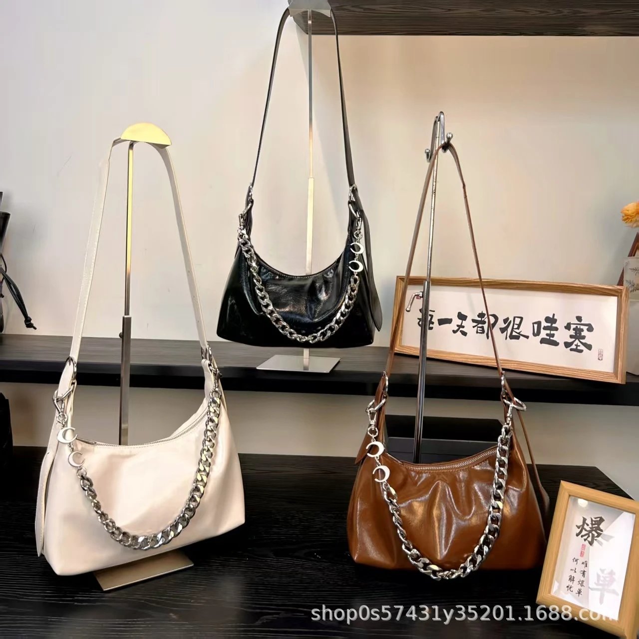 新款韩系链条单肩斜背时尚通勤百搭油蜡皮包包女包