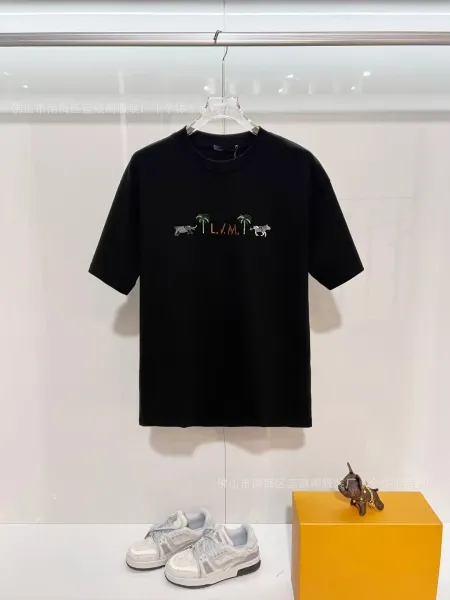 Design Tropical Animal Embroidery Black T-Shirt - 1